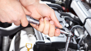 Oil Changes & Car Transmission Services | Mr. Quick&#39;s Oil Change and Lube, Bangor, ME
